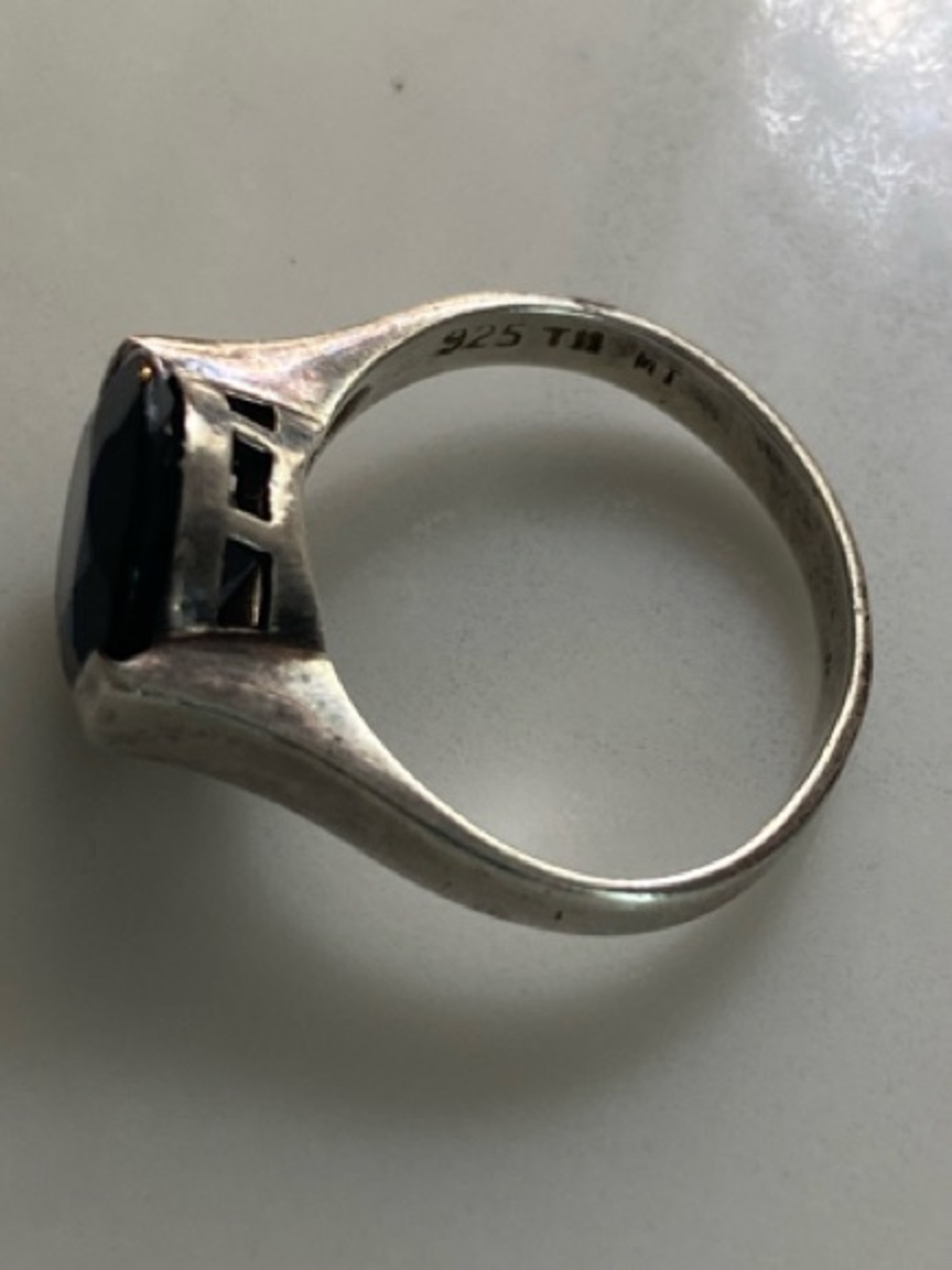 Vintage Sterling Silver Ring with Deep Blue Stone - Women's Jewelry - Picture 10 of 10